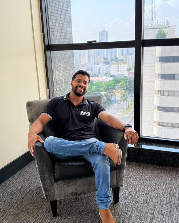 Alex Dias - fundador da MA Manutenção Automotiva, especialista em veículos Volkswagen e Audi em Brasília-DF
